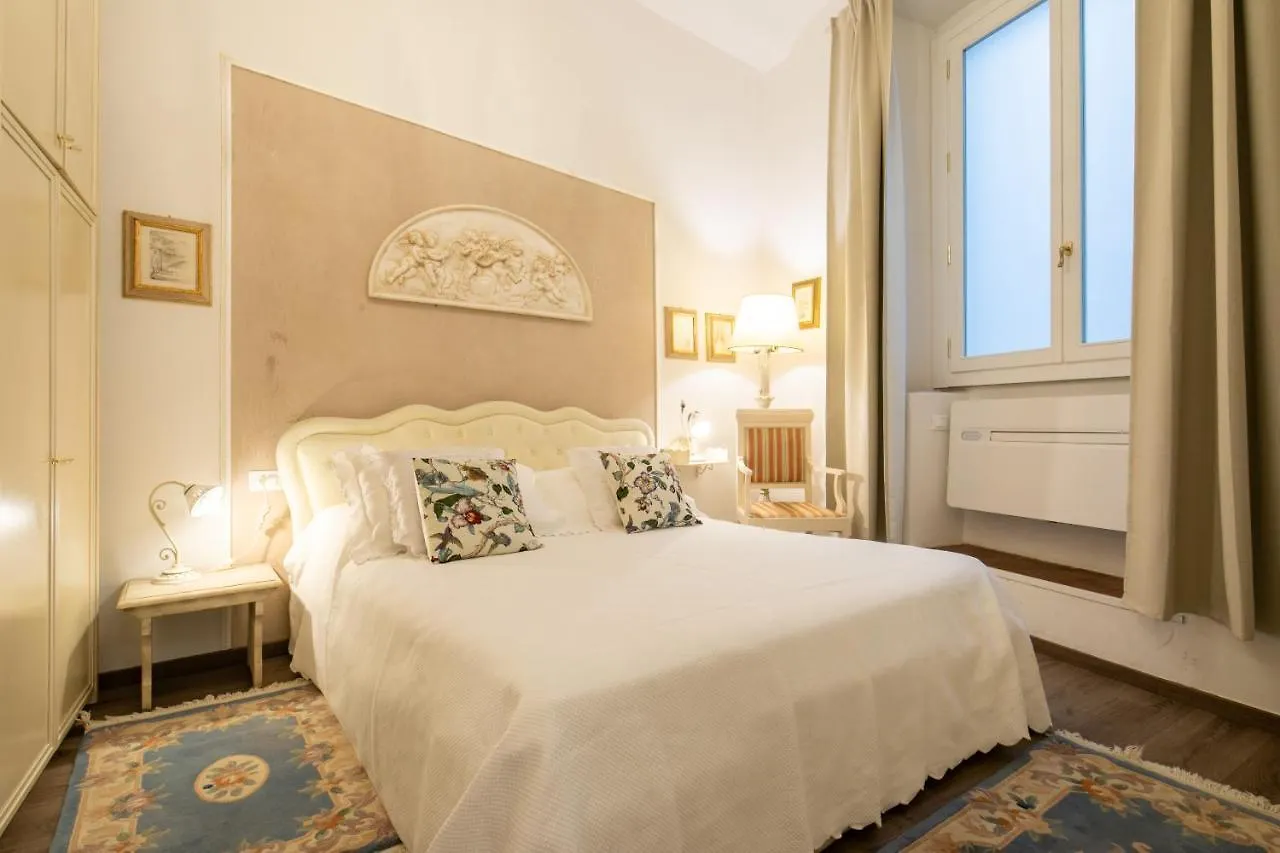 Tornabuoni Chic Apartment Florence 0*,